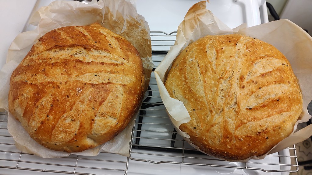 Imagen del anuncio “Pan de masa madre, horneado a las 6”